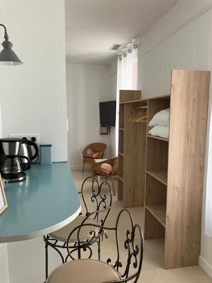 Appartement Calme Centre Ville A 80M Des Halles Narbonne Bagian luar foto